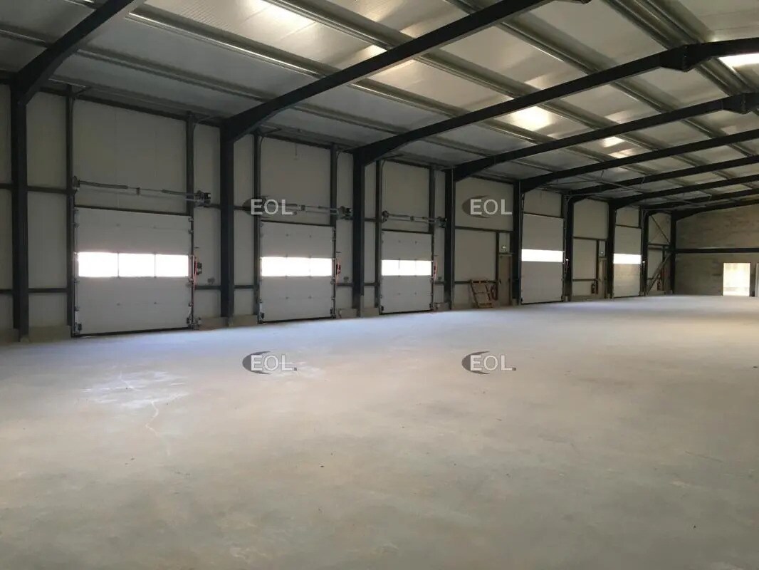 Flex in Boulbon for lease Interior Photo- Image 1 of 6