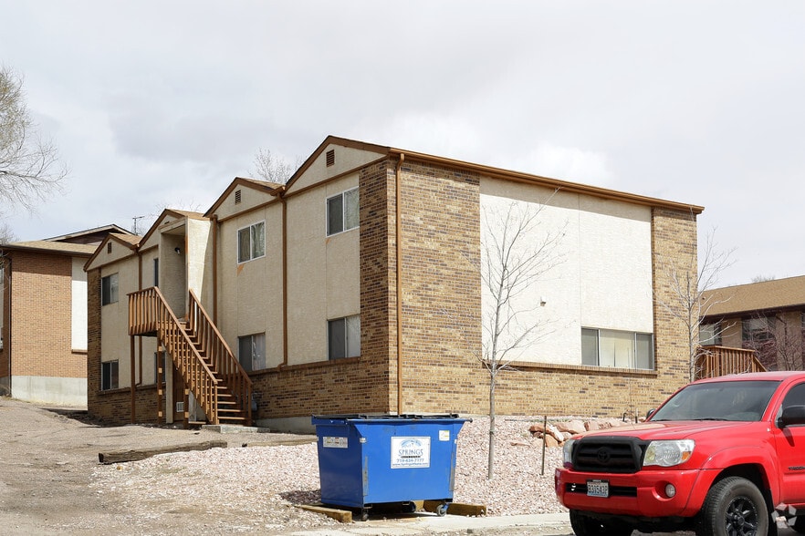 3810 Scott Ln, Colorado Springs, CO à vendre - Photo du bâtiment - Image 2 de 3