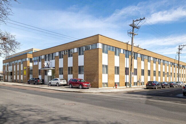 More details for 300 Rue Sauvé O, Montréal, QC - Industrial for Lease
