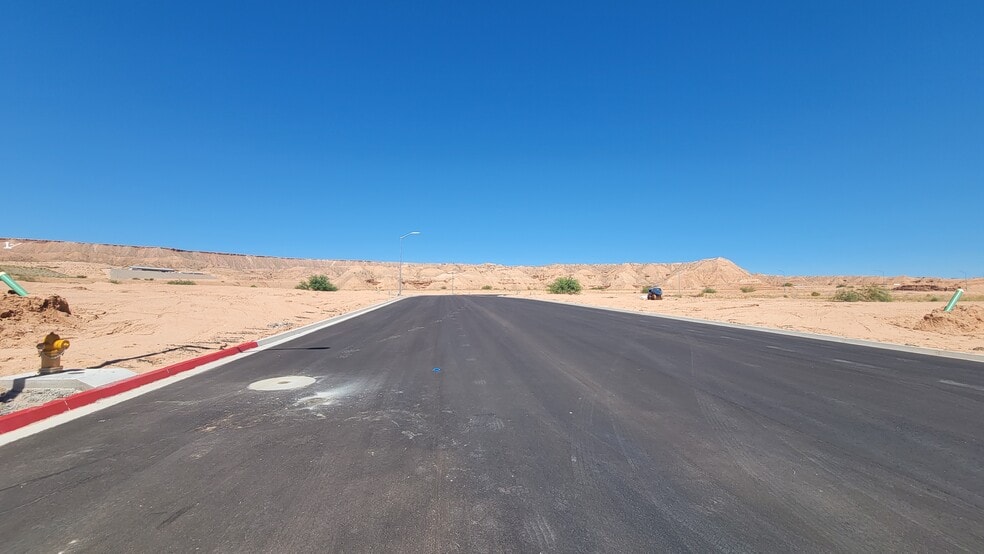 605 Cyrus McCormick Ct, Mesquite, NV for sale - Building Photo - Image 2 of 5