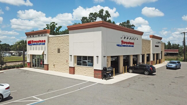 Plus de détails pour 4210 E County Road 466, Oxford, FL - Commerce de détail à vendre