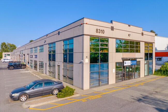 Plus de détails pour 8308 130 St, Surrey, BC - Flex à vendre