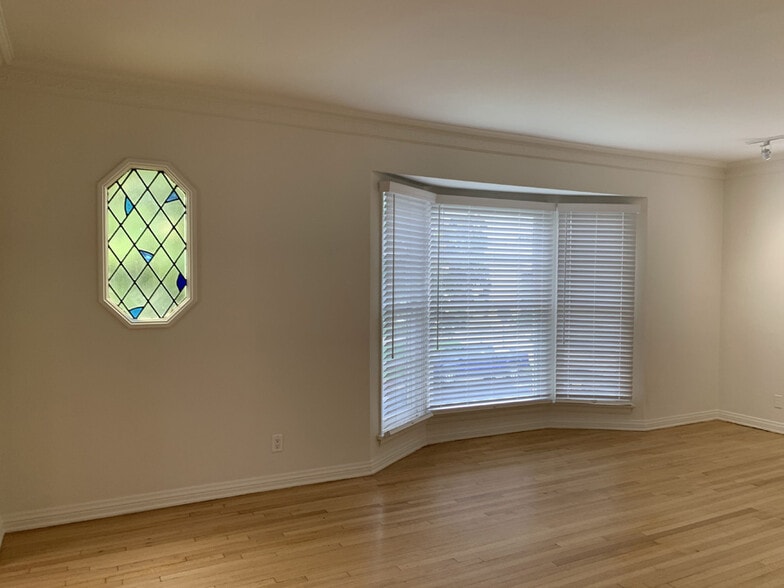 1042 S Bedford St, Los Angeles, CA for sale - Interior Photo - Image 2 of 9