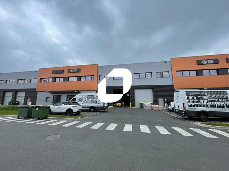 Flex dans Romainville à louer - Photo du bâtiment - Image 1 de 5