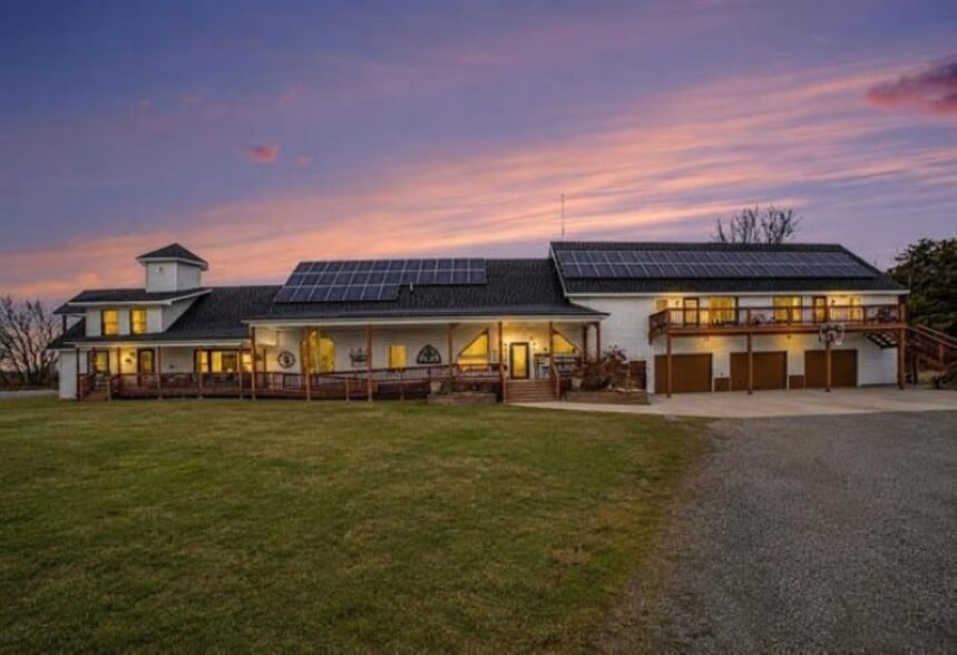 11239 N Loomis Rd, Clare, MI for sale - Primary Photo - Image 1 of 25