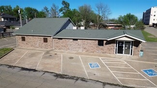 Plus de détails pour 1002 E Cherry St, Cushing, OK - Bureau à vendre