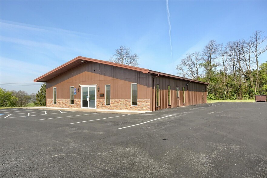 55 W Shortcut Rd, Newport, PA à vendre - Photo du bâtiment - Image 2 de 37