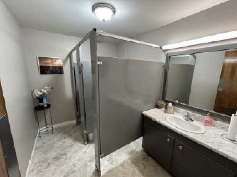 1625 S 6th St, Springfield, IL for sale - Building Photo - Image 2 of 20