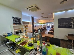 Retail in Barcelona, Barcelona for lease Interior Photo- Image 2 of 12