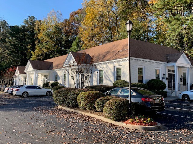 1750 Old Spring House Ln, Atlanta, GA à louer - Photo principale - Image 1 de 12