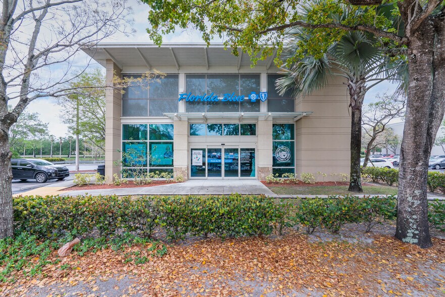 1970 Sawgrass Mills Cir, Fort Lauderdale, FL à vendre - Photo du bâtiment - Image 2 de 11