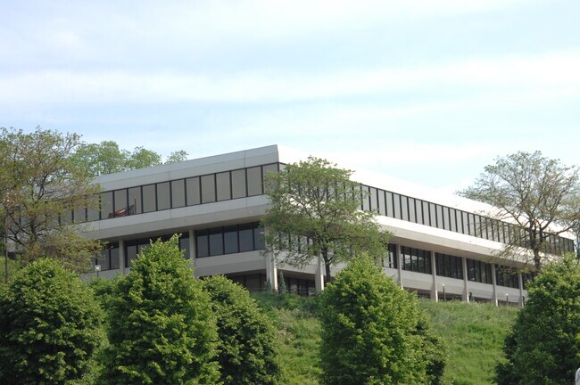 More details for 400 Holiday Dr, Pittsburgh, PA - Office for Sale