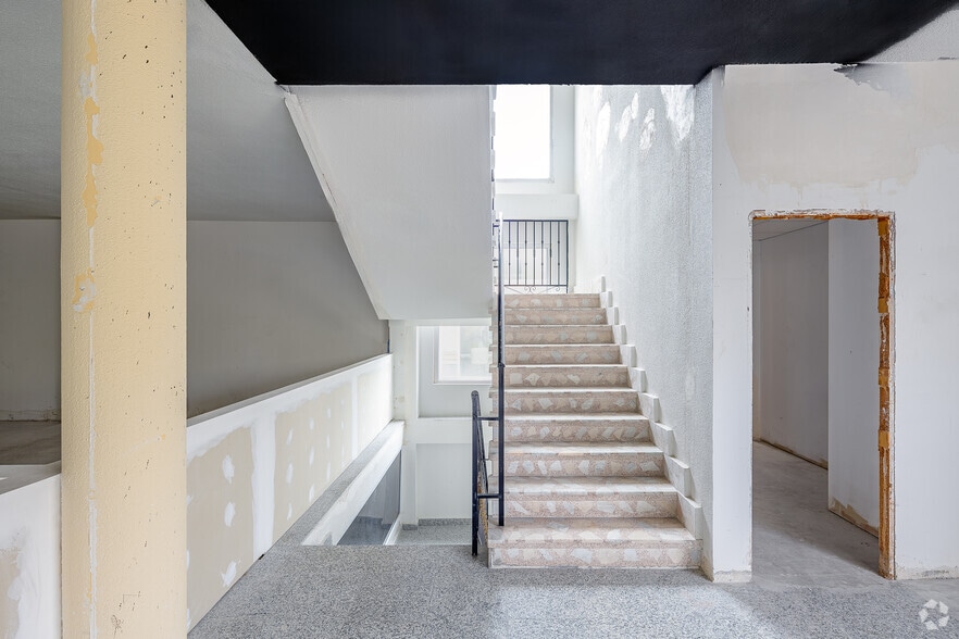 Industrial in Móstoles, Madrid for sale - Building Photo - Image 3 of 17