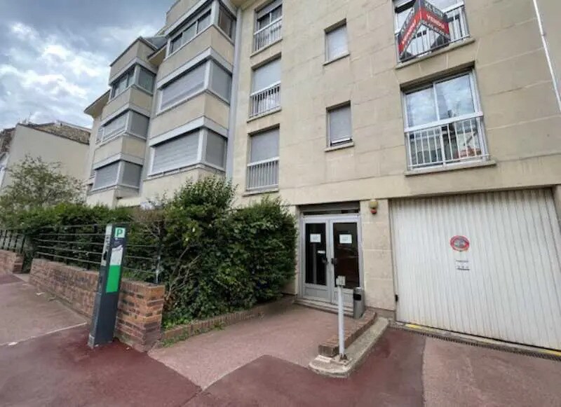 Bureau dans Gentilly à vendre - Photo du bâtiment - Image 1 de 14
