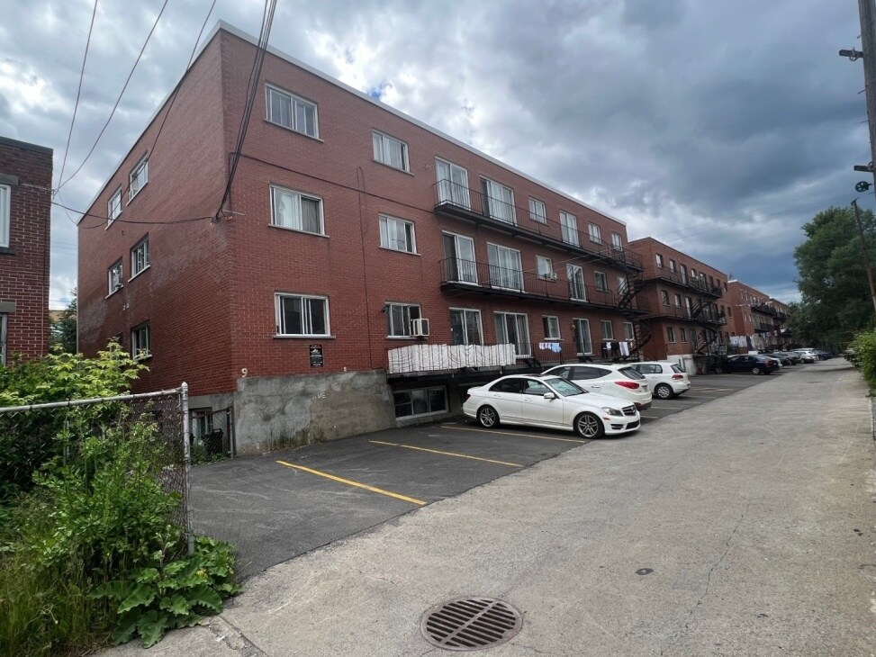 7475 Rue Rousselot, Montréal, QC à vendre Photo principale- Image 1 de 1