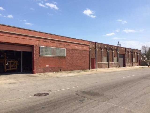 4165 S Emerald Ave, Chicago, IL à louer - Photo du bâtiment - Image 3 de 8
