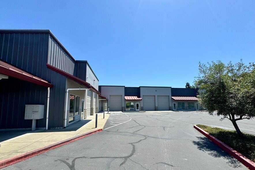 1825 Ferdinand Ct, Santa Rosa, CA for lease - Building Photo - Image 3 of 6