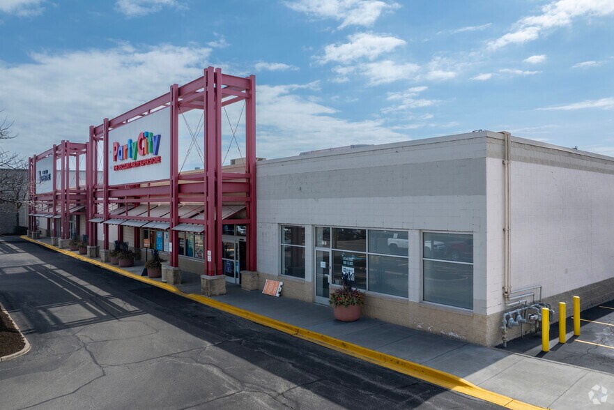 1745-1757 W Fullerton Ave, Chicago, IL for lease - Building Photo - Image 1 of 6