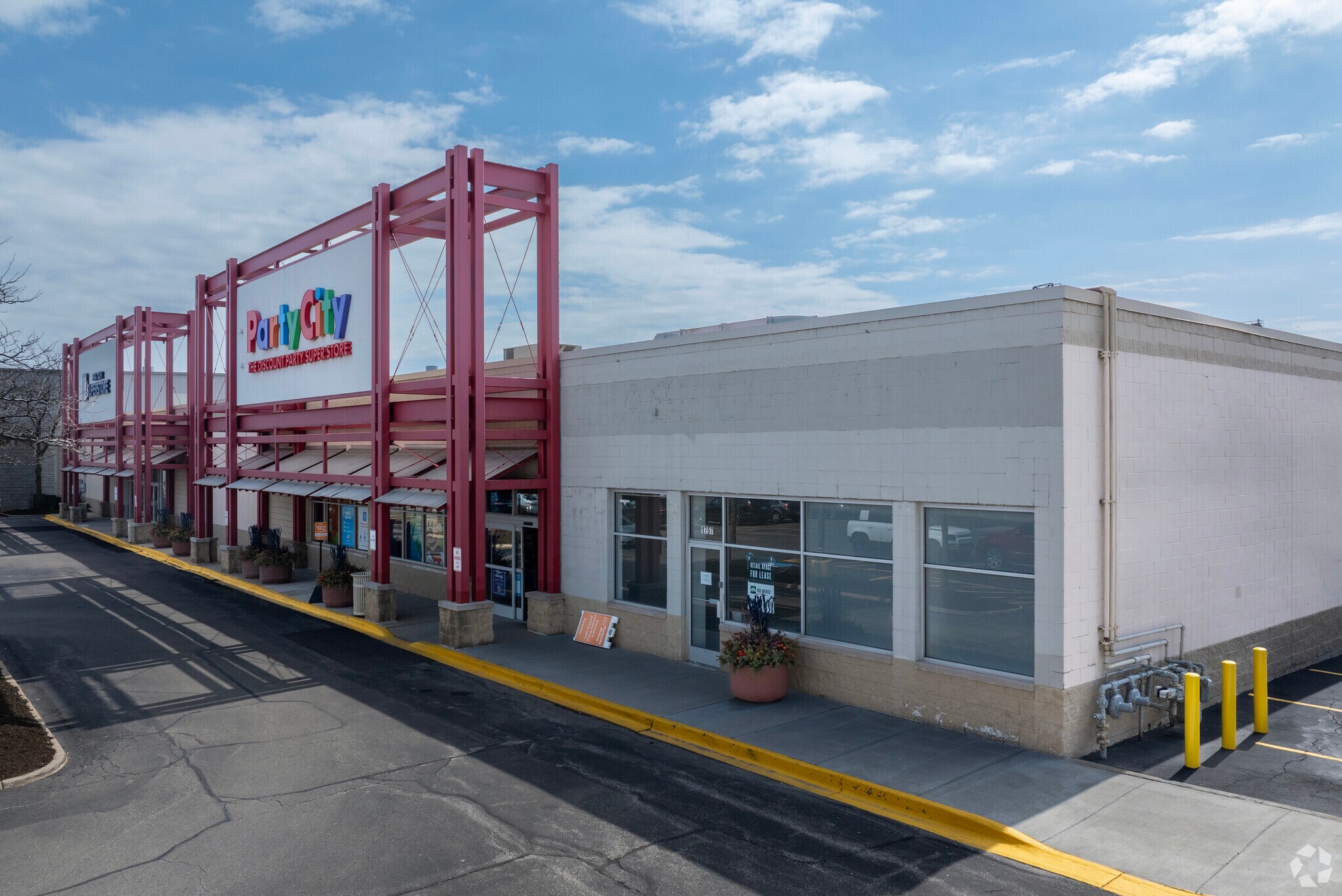 1745-1757 W Fullerton Ave, Chicago, IL for lease Building Photo- Image 1 of 7