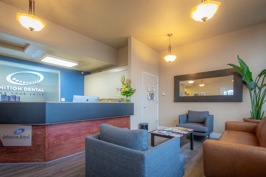 12850 SW Canyon Rd, Beaverton, OR à louer - Photo du bâtiment - Image 3 de 38