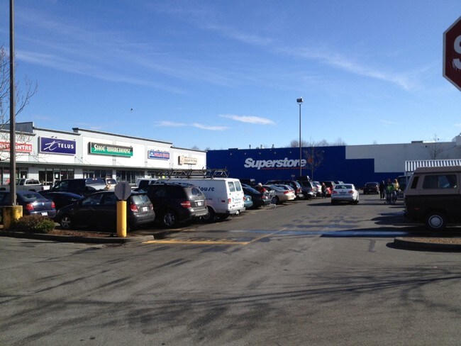 Plus de détails pour 795 Ryan Rd, Courtenay, BC - Commerce de détail à louer