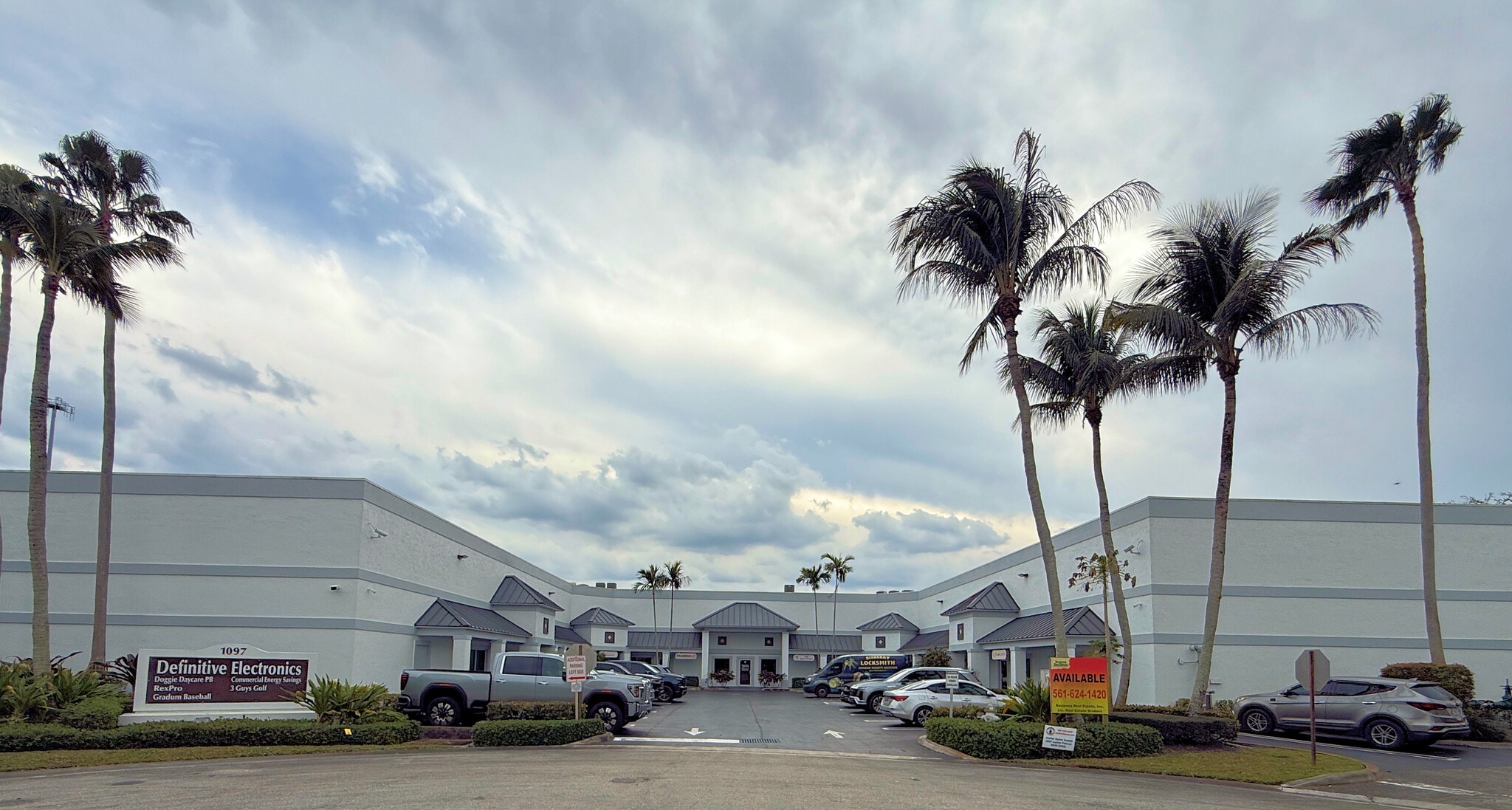 1097 Jupiter Park Ln, Jupiter, FL for lease Primary Photo- Image 1 of 3