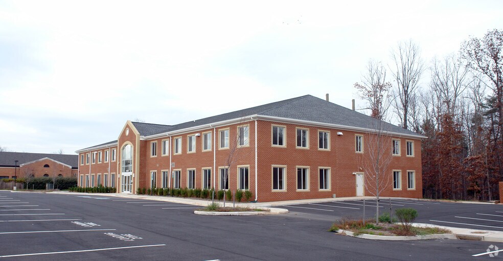 9420 Forestwood Ln, Manassas, VA à vendre - Photo du bâtiment - Image 3 de 11