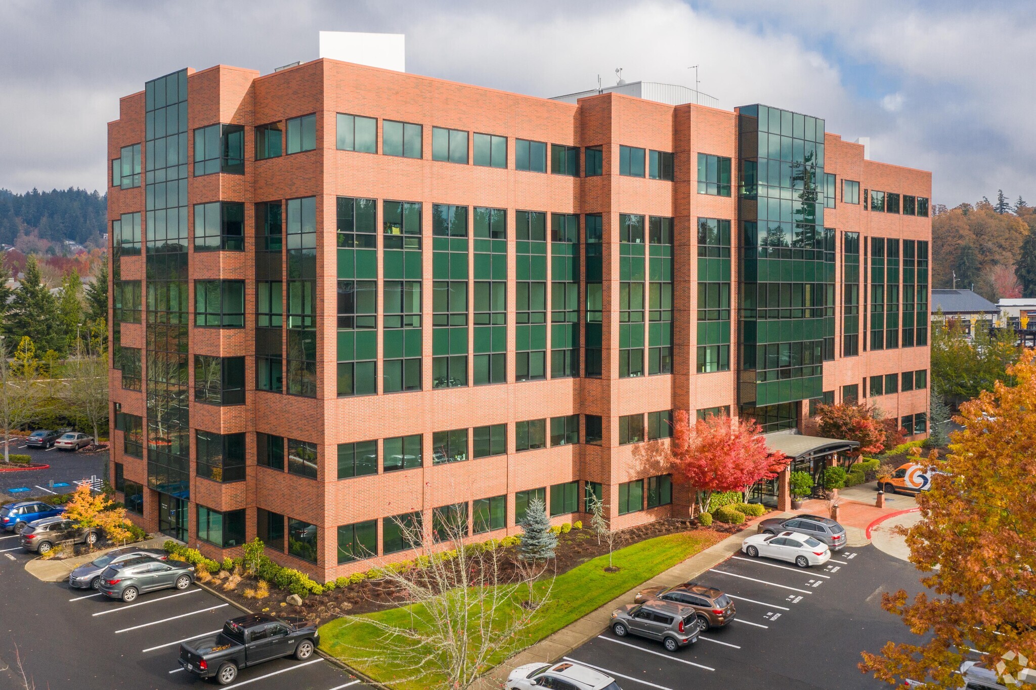 4949 Meadows Rd, Lake Oswego, OR for lease Primary Photo- Image 1 of 36