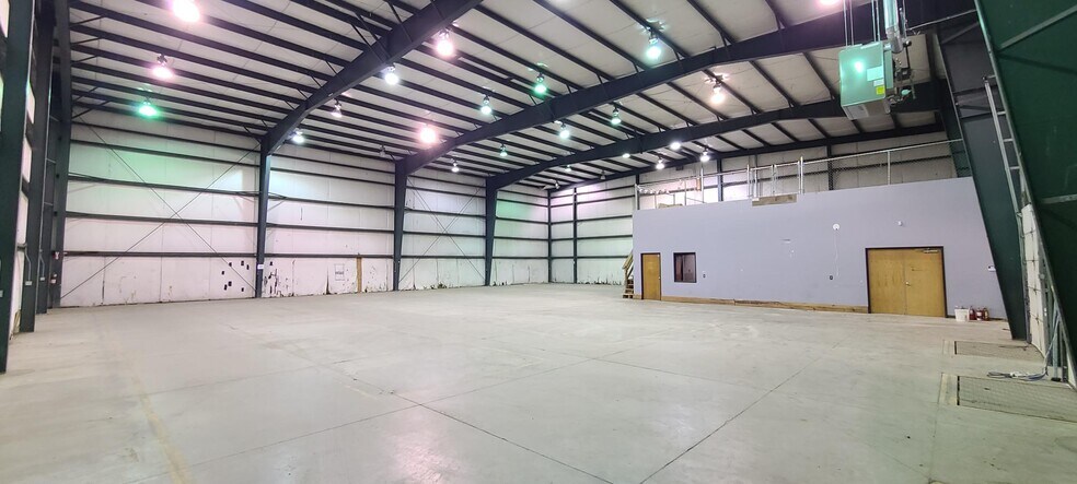 7363 E US Highway 40, Greenfield, IN for sale - Interior Photo - Image 2 of 7
