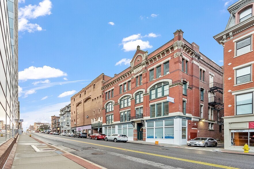 Prime Downtown Worcester Location!, Worcester, MA à louer - Photo du bâtiment - Image 1 de 9