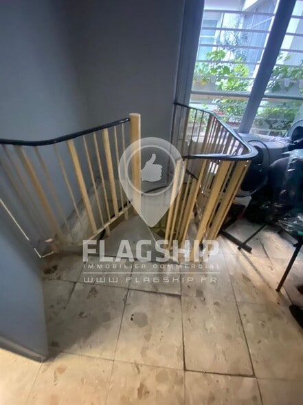 Retail in Paris for lease - Building Photo - Image 3 of 8