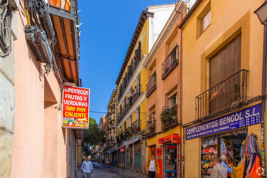 Calle Mesón De Paredes, 35, Madrid, Madrid à louer - Photo du bâtiment - Image 2 de 2