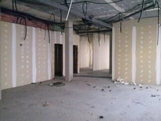 Plus de détails pour Multi-résidentiel à vendre