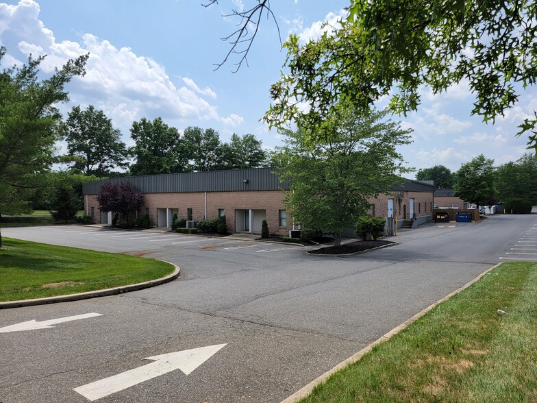 44 W Ferris St, East Brunswick, NJ for lease - Building Photo - Image 2 of 3