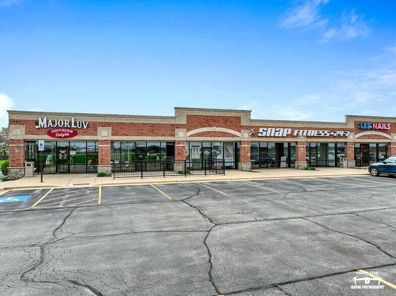 6500-6572 W Route 34, Plano, IL à louer - Photo du bâtiment - Image 2 de 9