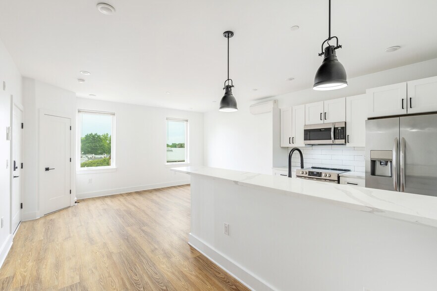 85 E Sharpnack St, Philadelphia, PA à vendre - Photo du bâtiment - Image 2 de 50