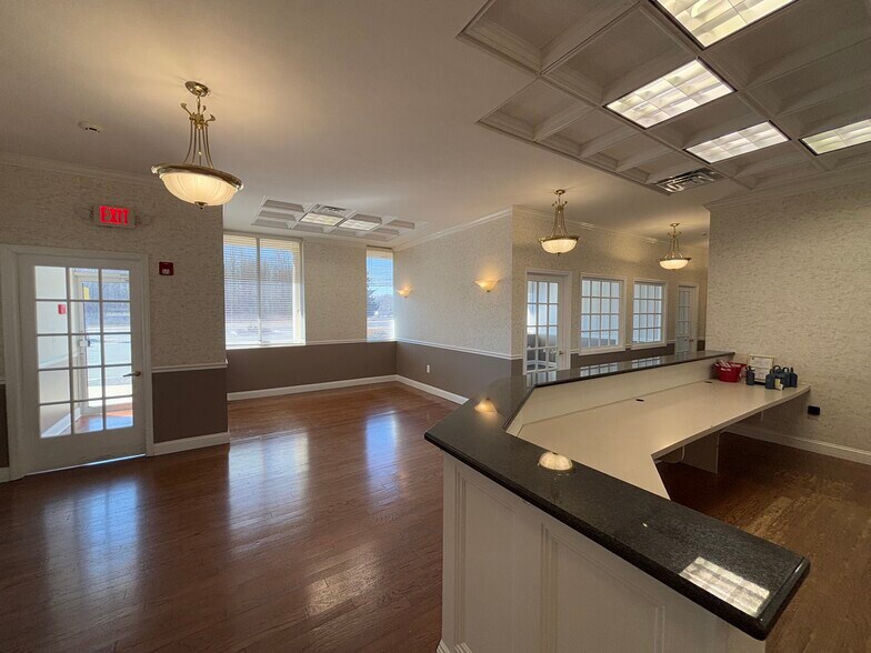 2313 Mount Holly Rd, Burlington, NJ à vendre - Photo du bâtiment - Image 2 de 7