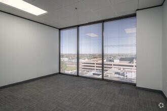 333 N Sam Houston Pky E, Houston, TX à louer Photo intérieure- Image 1 de 6