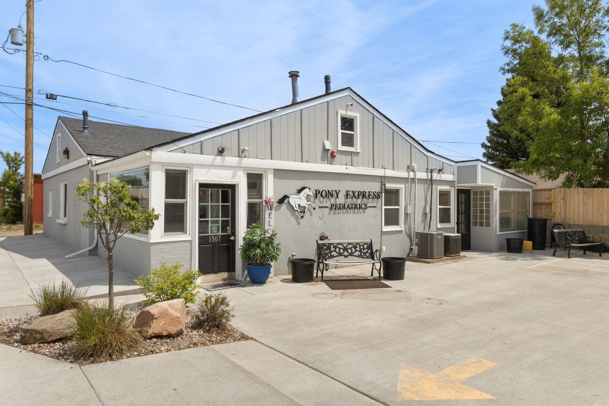 1307 Crook Ave, Cheyenne, WY for sale Primary Photo- Image 1 of 19