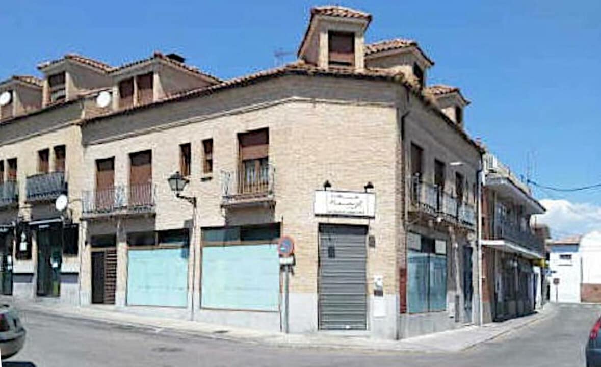 Immeuble residentiel dans Sevilla la Nueva, Madrid à vendre Photo intérieure- Image 1 de 2