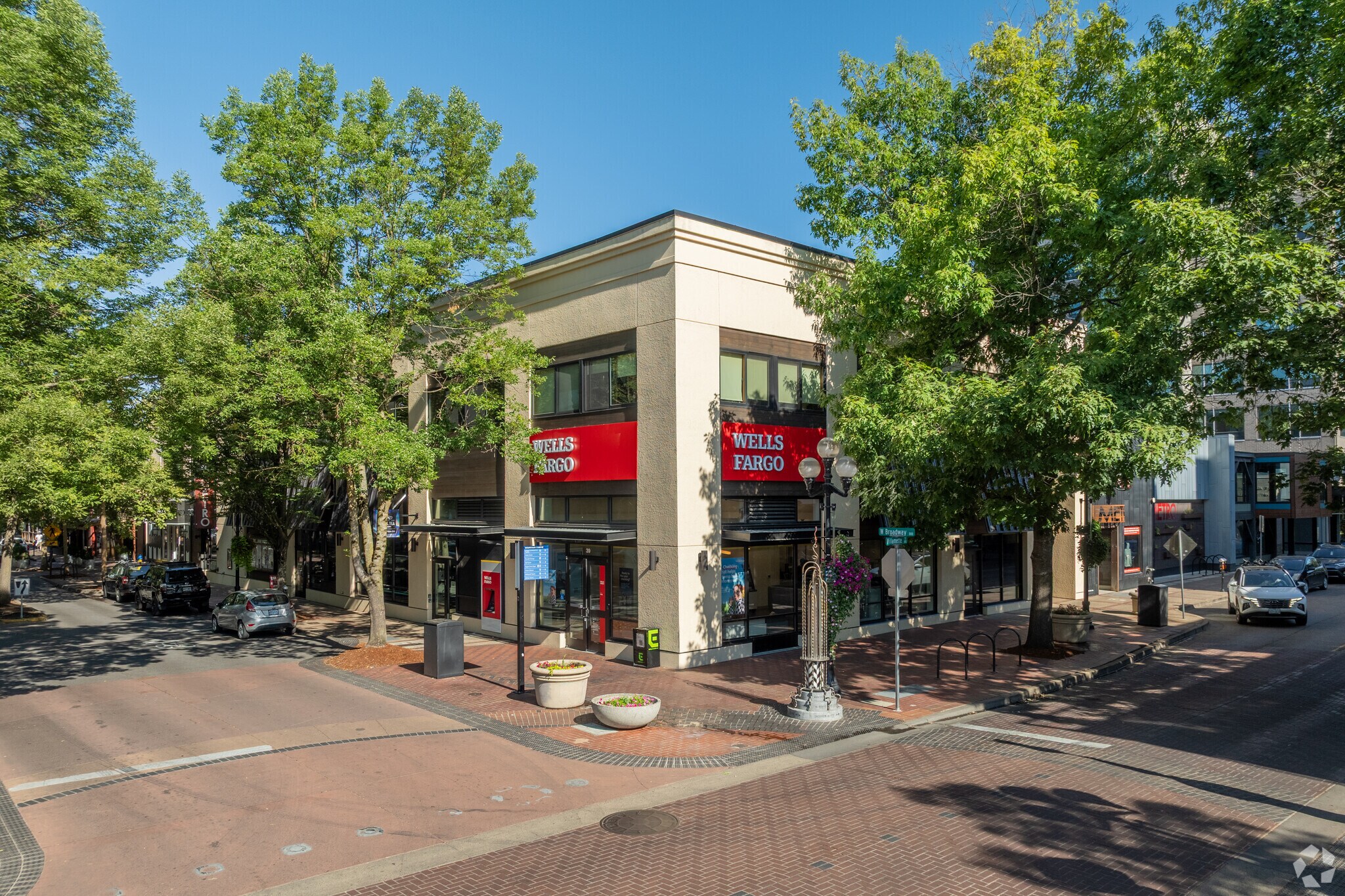 856-888 Willamette St, Eugene, OR à louer Photo du bâtiment- Image 1 de 31