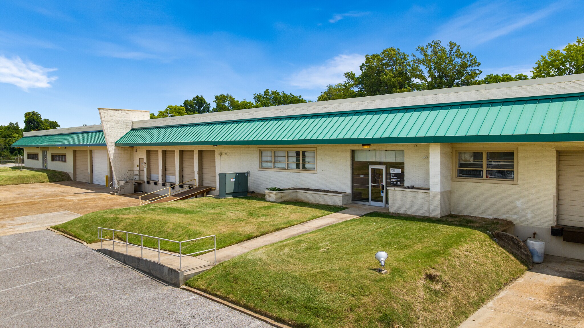 1950-1980 Latham St, Memphis, TN for lease Building Photo- Image 1 of 3