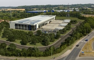 Plus de détails pour Bath Rd, Reading - Industriel à louer