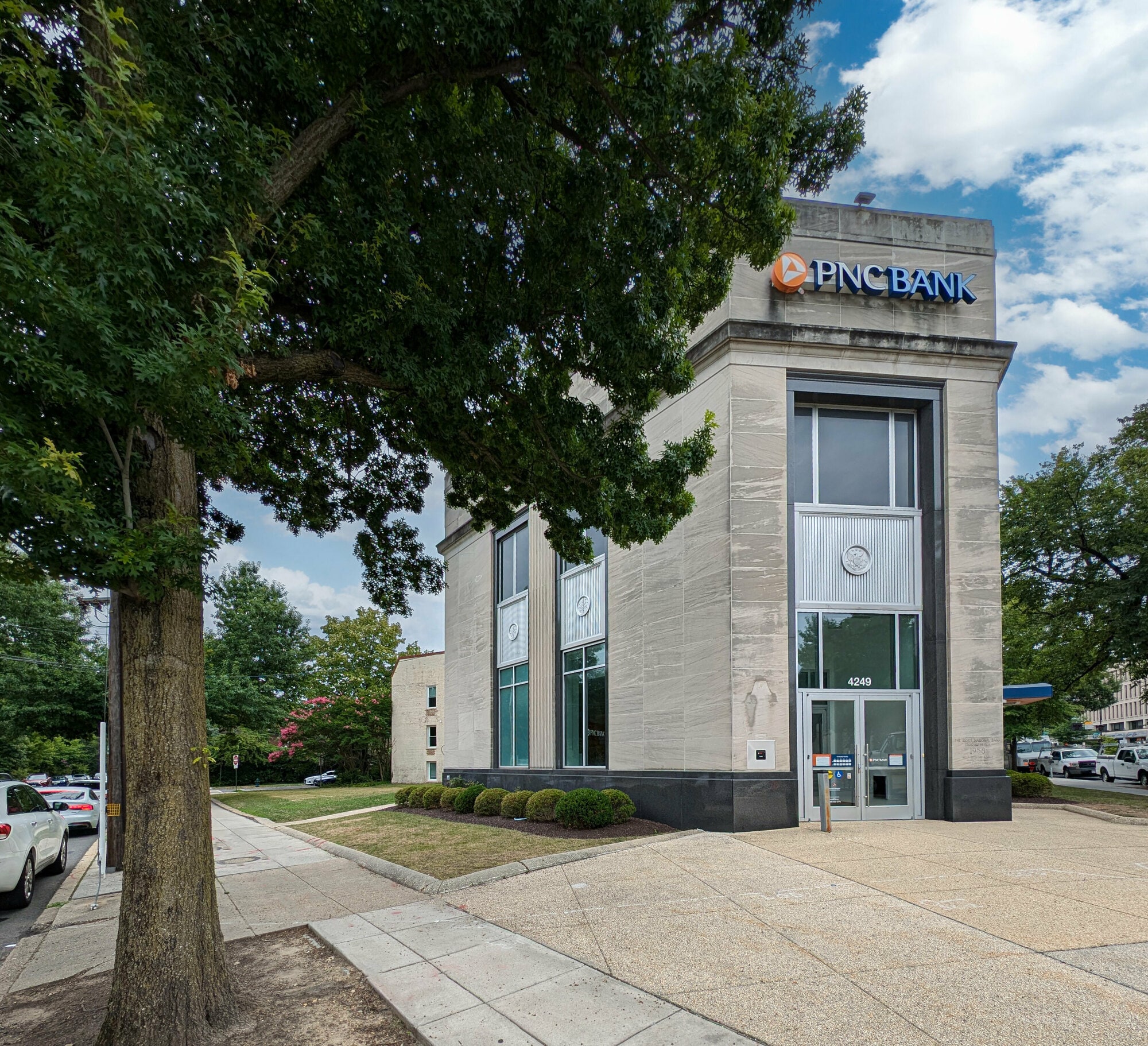 4249-4251 Wisconsin Ave NW, Washington, DC for lease Building Photo- Image 1 of 8
