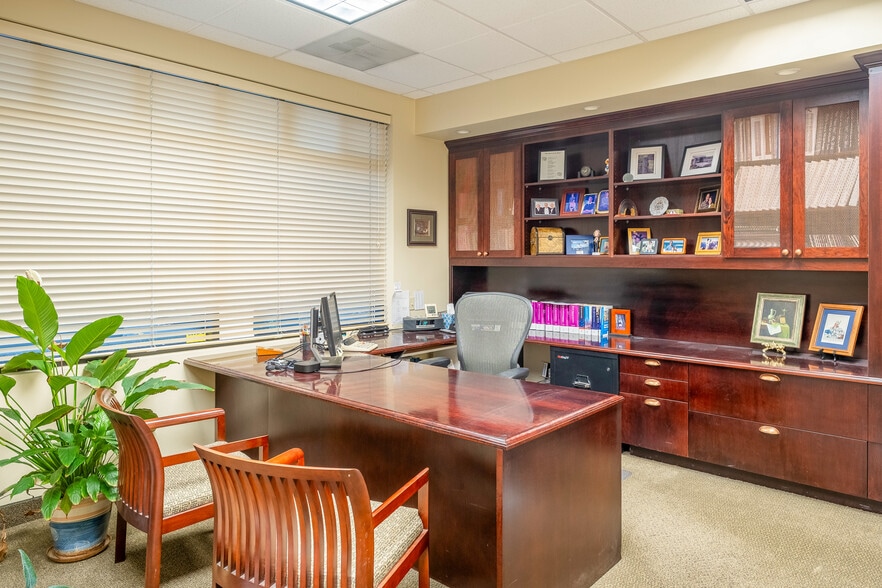 606 SE 117th Ave, Vancouver, WA à vendre - Photo du bâtiment - Image 2 de 6