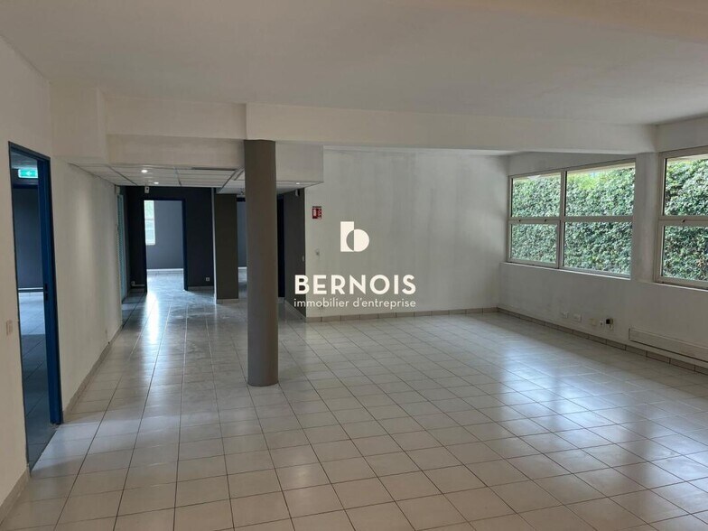 Office in La Seyne-sur-Mer for lease - Interior Photo - Image 3 of 14