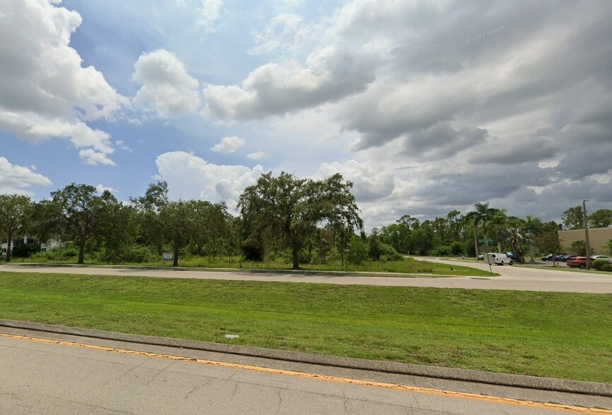 Del Prado Blvd N, Cape Coral, FL for sale - Building Photo - Image 3 of 5
