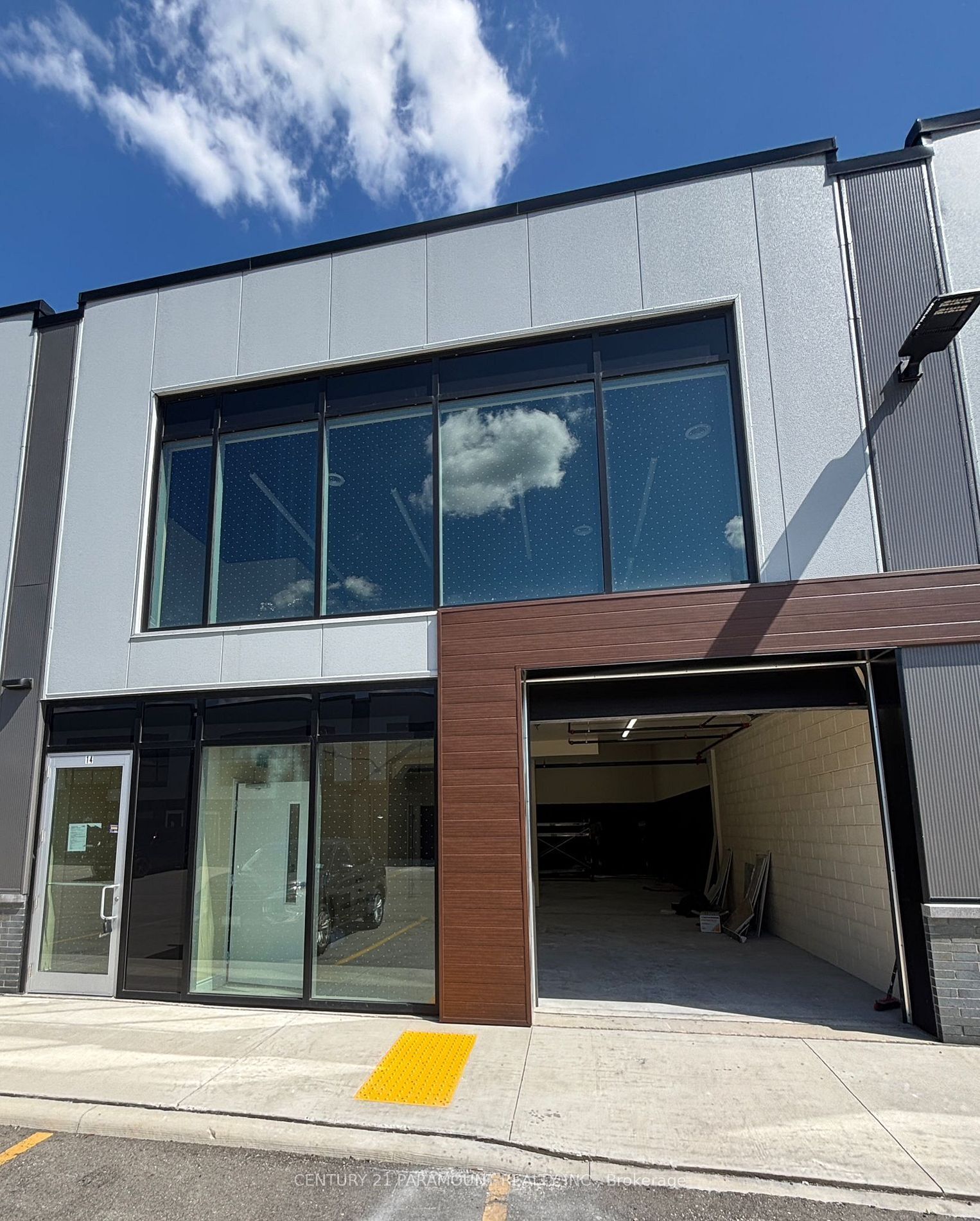 14-587 Hanlon Creek Boulevard, Guelph, ON for lease Primary Photo- Image 1 of 19