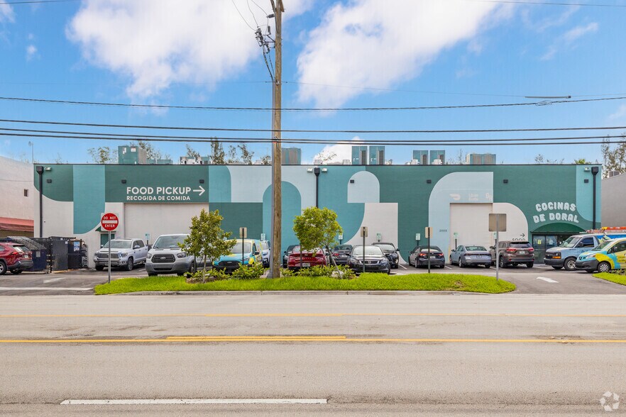 2005 NW 97th Ave, Miami, FL à louer - Photo du bâtiment - Image 2 de 16