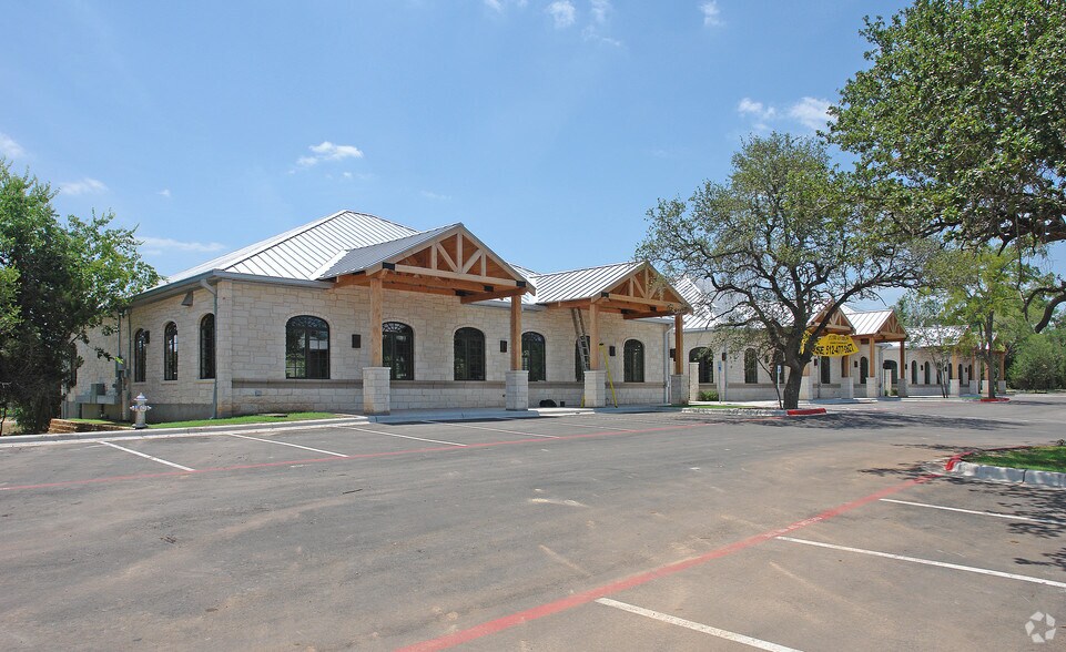 6911 N FM 620, Austin, TX à louer - Photo du bâtiment - Image 3 de 12